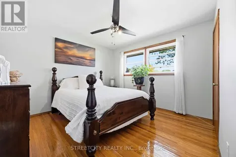 893 Hollands Avenue Sarnia ON N7S 3B9