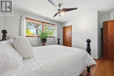 893 Hollands Avenue Sarnia ON N7S 3B9