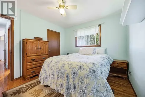 893 Hollands Avenue Sarnia ON N7S 3B9