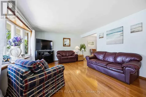 893 Hollands Avenue Sarnia ON N7S 3B9
