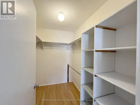 214 Viewmount Drive Ottawa ON K2E 7X3