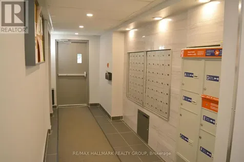 214 Viewmount Drive Ottawa ON K2E 7X3