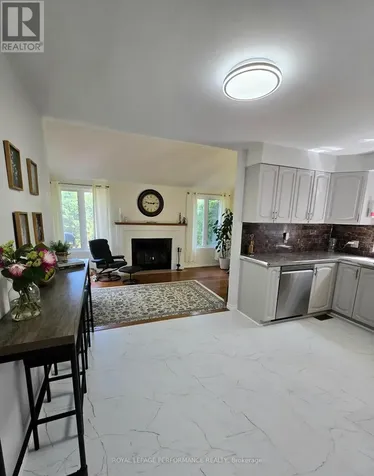 61 Hawley Crescent Ottawa ON K2M 1T4