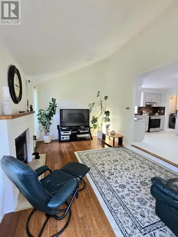 61 Hawley Crescent Ottawa ON K2M 1T4