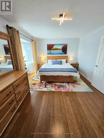 61 Hawley Crescent Ottawa ON K2M 1T4