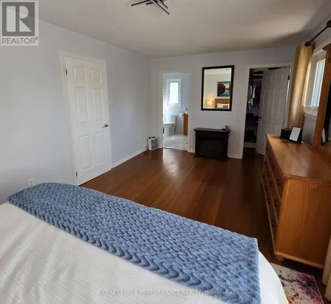 61 Hawley Crescent Ottawa ON K2M 1T4