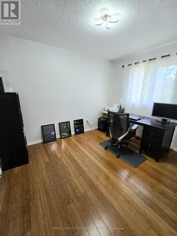 61 Hawley Crescent Ottawa ON K2M 1T4