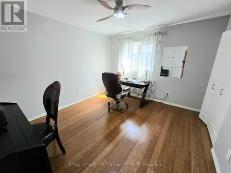 61 Hawley Crescent Ottawa ON K2M 1T4