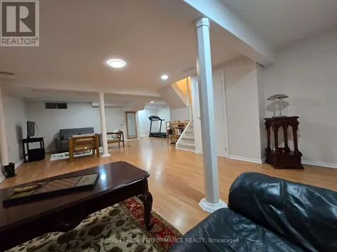 61 Hawley Crescent Ottawa ON K2M 1T4