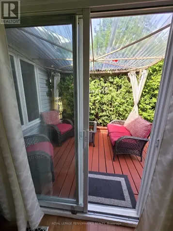 61 Hawley Crescent Ottawa ON K2M 1T4