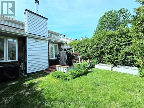 61 Hawley Crescent Ottawa ON K2M 1T4