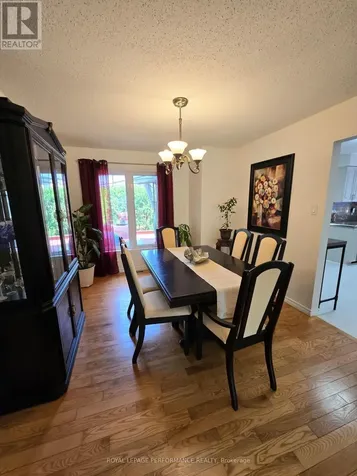 61 Hawley Crescent Ottawa ON K2M 1T4