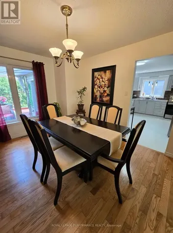 61 Hawley Crescent Ottawa ON K2M 1T4