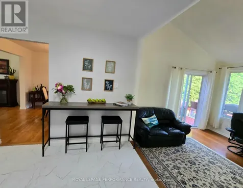 61 Hawley Crescent Ottawa ON K2M 1T4