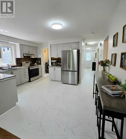 61 Hawley Crescent Ottawa ON K2M 1T4