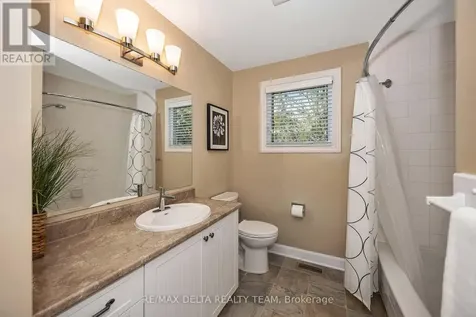 1426 Cheverny Crescent Ottawa ON K4A 3C8