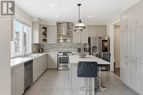 344 Sweetclover Way Ottawa ON K4A 1E6