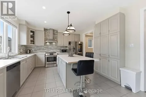 344 Sweetclover Way Ottawa ON K4A 1E6