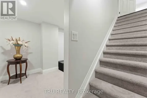 344 Sweetclover Way Ottawa ON K4A 1E6