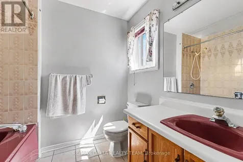 27 Bramblegrove Crescent Ottawa ON K1T 3G1