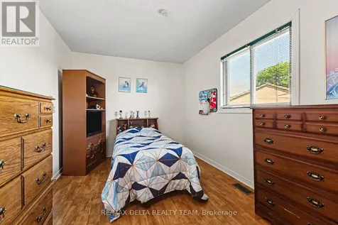 27 Bramblegrove Crescent Ottawa ON K1T 3G1