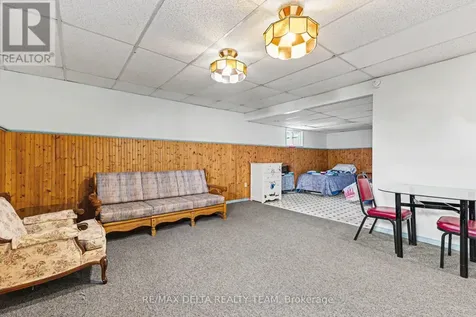 27 Bramblegrove Crescent Ottawa ON K1T 3G1