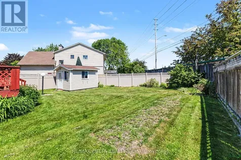 27 Bramblegrove Crescent Ottawa ON K1T 3G1