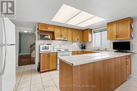 27 Bramblegrove Crescent Ottawa ON K1T 3G1