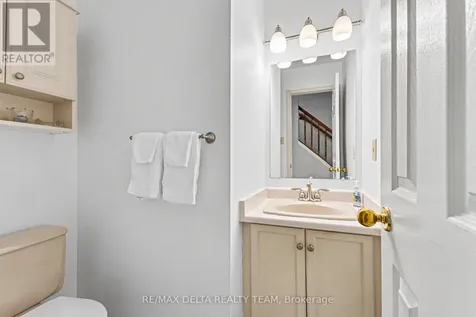 27 Bramblegrove Crescent Ottawa ON K1T 3G1