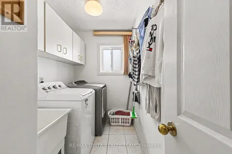 27 Bramblegrove Crescent Ottawa ON K1T 3G1