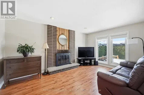 1354 Mountainside Crescent Ottawa ON K1E 3G5