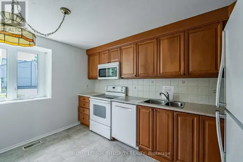 32C Benlea Drive Ottawa ON K2G 4A8
