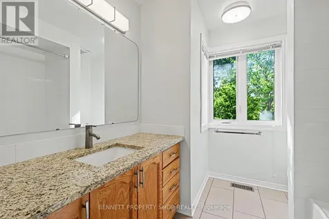 82 Emerald Meadows Drive Ottawa ON K2M 2L6
