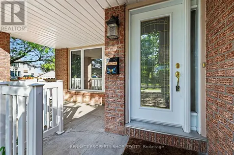 82 Emerald Meadows Drive Ottawa ON K2M 2L6