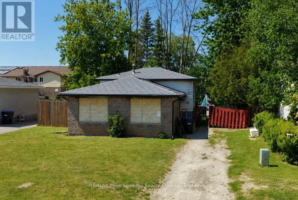 10 Rhonda Road Collingwood ON L9Y 4G4