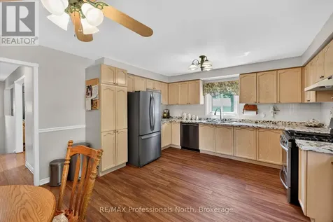 48 Fairway Crescent Wasaga Beach ON L9Z 1B8