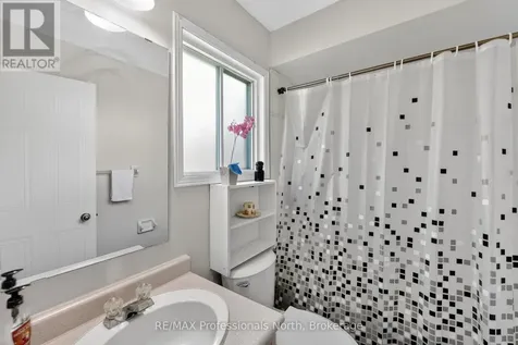48 Fairway Crescent Wasaga Beach ON L9Z 1B8