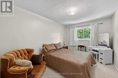 48 Fairway Crescent Wasaga Beach ON L9Z 1B8