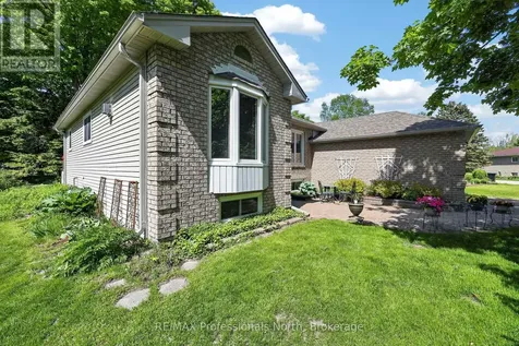 48 Fairway Crescent Wasaga Beach ON L9Z 1B8