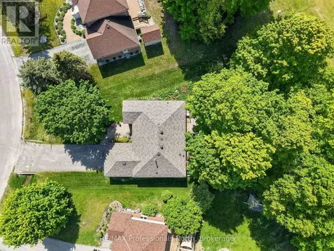 48 Fairway Crescent Wasaga Beach ON L9Z 1B8