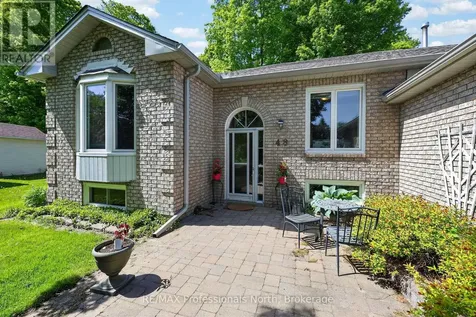 48 Fairway Crescent Wasaga Beach ON L9Z 1B8