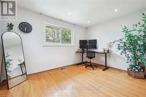 11 Van Horne Place Kitchener ON N2P 1J8