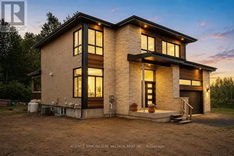 3814 Lakeside Drive South Glengarry ON K0C 1Z0