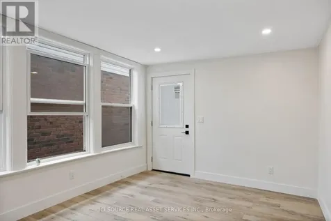 304 Lincoln Road Windsor ON N8Y 2G4
