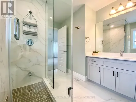 70 Mclean Avenue Collingwood ON L9Y 4B3