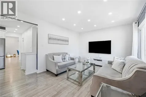 205 Dumbarton Avenue Hamilton ON L8K 5C2