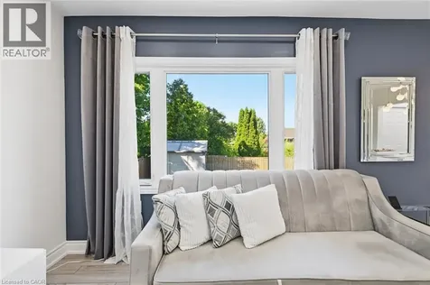 205 Dumbarton Avenue Hamilton ON L8K 5C2