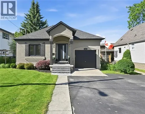 205 Dumbarton Avenue Hamilton ON L8K 5C2