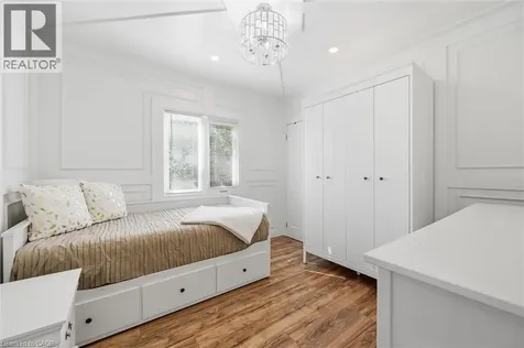 205 Dumbarton Avenue Hamilton ON L8K 5C2