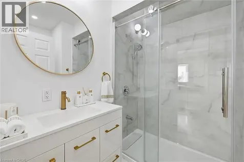 205 Dumbarton Avenue Hamilton ON L8K 5C2